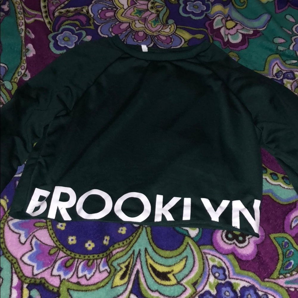 Dark green cropped t shirt